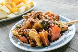 روجاک، سالاد محبوب مالزی با طعمی ترش، شیرین و تند