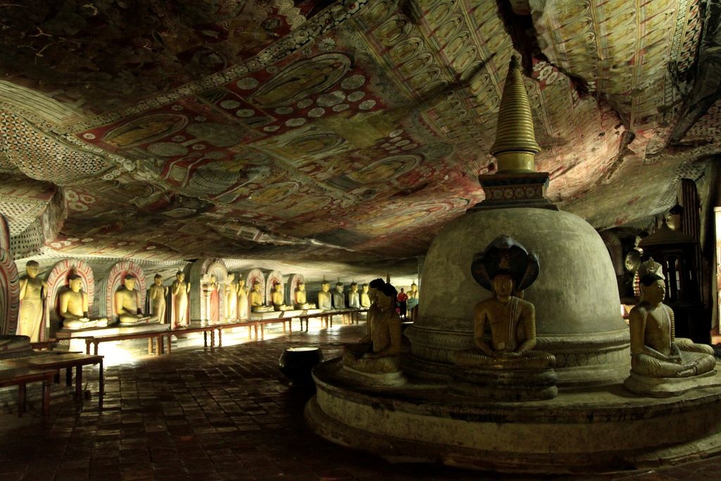 sri-lanka-dambulla-cave-temple-photo-015