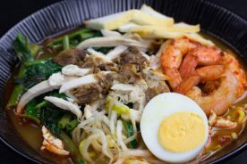 Prawn Mee با آبگوشت غنی از میگو و نودل