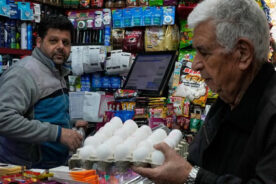 نرخ تورم فروردین در ایران از ۵۰ درصد فراتر رفت